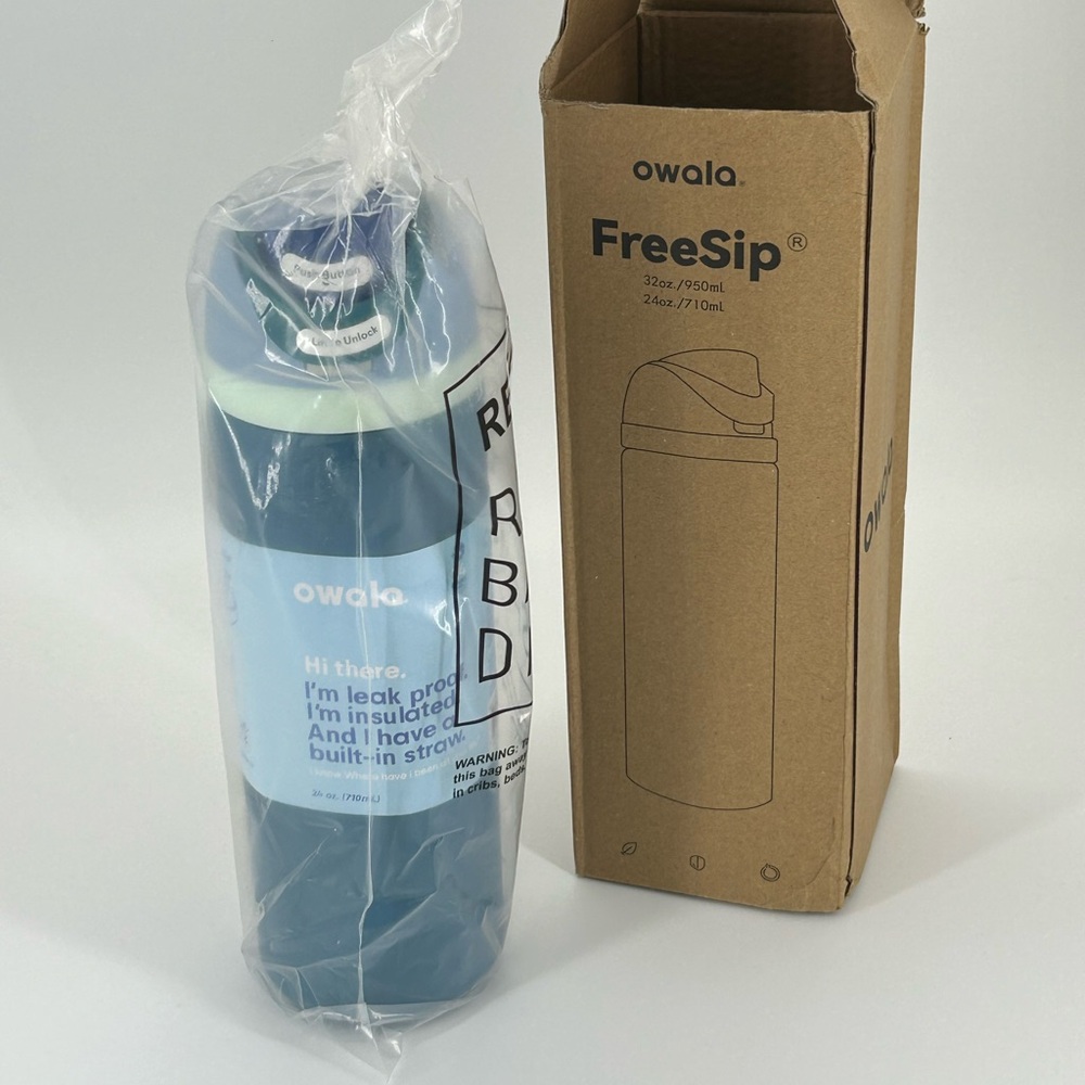 Owala 24 Ounce Free Sip Blue Insulated Stainless Steel Water Bottle NEW